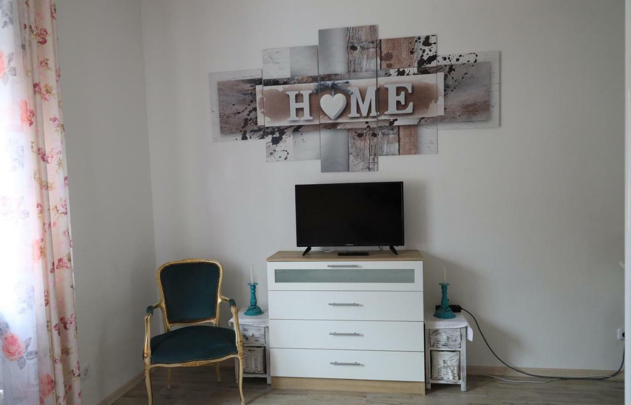 Apartment Viktoria Путтлинген Экстерьер фото